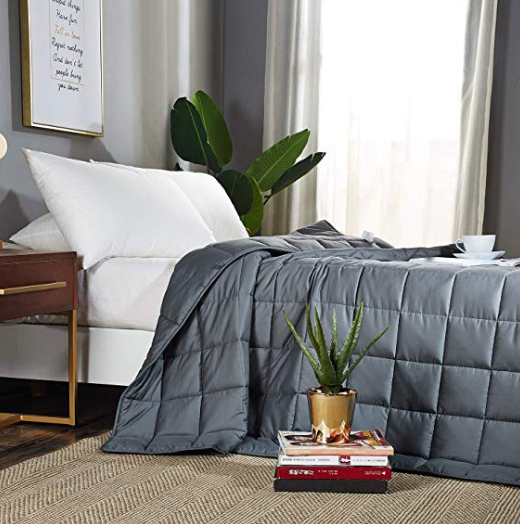 Amazon: Weighted Blanket (15 lbs, 60″ x 80″) for $29.99 (Reg. $70